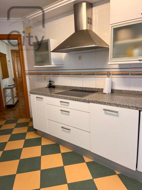 Piso de 95 m<sup style='color: #FFF;'>2</sup> con 3 habitaciones y 2 baños en Palencia.